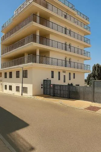 Apartamento con parking cerca de Puerto Marina photo 1