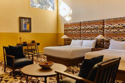 Khu vực ghế ngồi tại Wandering Buffalo