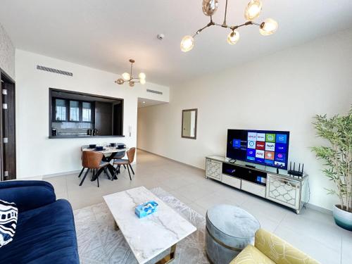 Modern Elegance in Downtown 1BR with Luxe Decor by Petals Holiday Homes