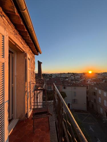 Antibes Old Town Rooftop Sea-View 1BR Apt with Terrace