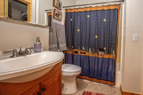 Phòng tắm tại Dollar Hill II # 61 By Hauserman Rentals