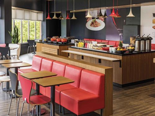 Jídlo v hotelu nebo okolí