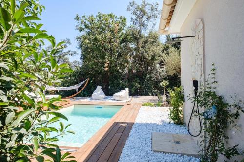 Luxurious new villa pool golf St Tropez