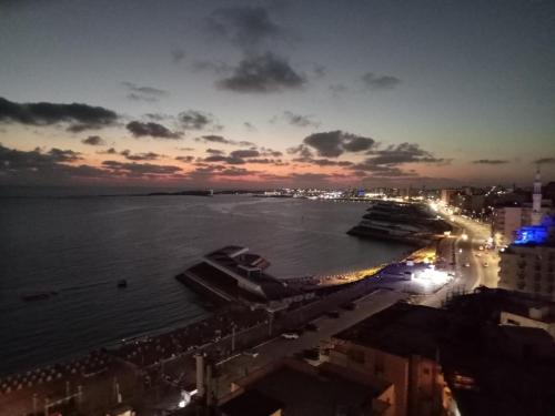 Naturlandskabet i nærheden af lejlighedshotellet