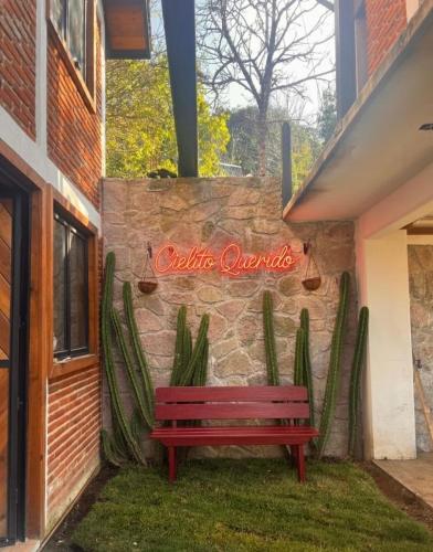 Το κτήριο όπου στεγάζεται  the country house