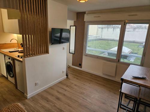 Studio refait à neuf, Centre Annecy, 5 min à pied de la gare
