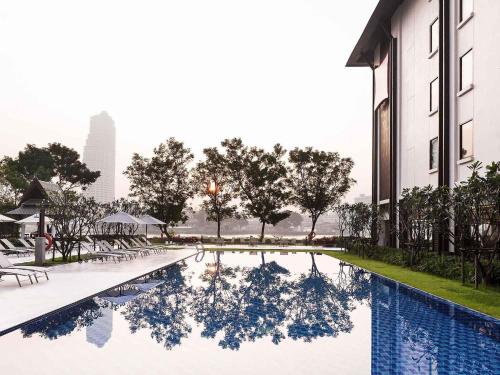 Hồ bơi trong/gần Ibis Bangkok Riverside