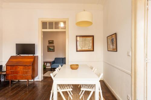 Alfama Typical 2 Bedroom apartment