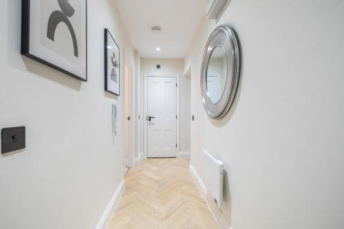 Central Jewellery Quarter 2 Bedroom Apartment with Workspace photo 13