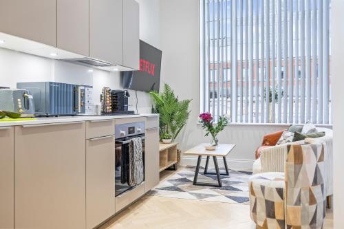 Central Jewellery Quarter 2 Bedroom Apartment with Workspace photo 15