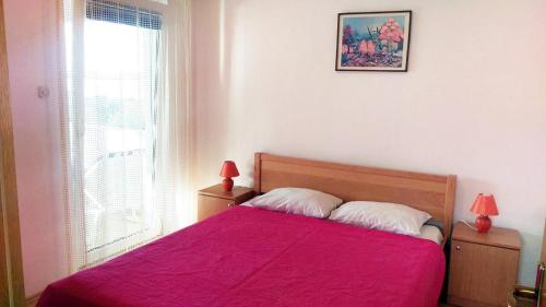 Apartments with parking space Supetar, Brac - 7535