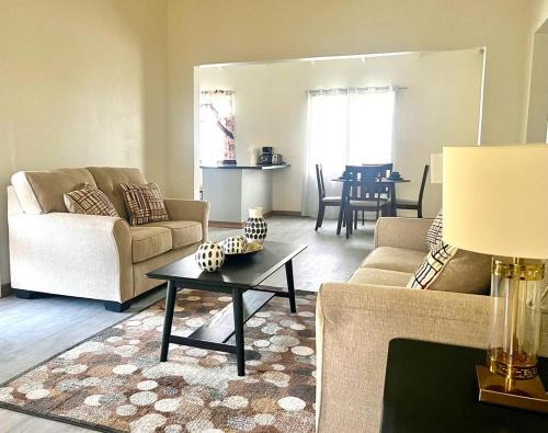 Sweet Suite Coconut Charming modern 2BR 2BA house