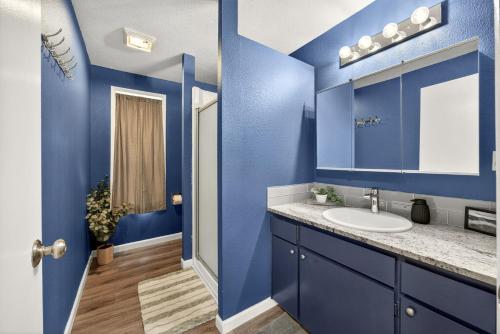 Ảnh trong thư viện ảnh của Clearview Comfort- 3BR near Airport! ở Medford