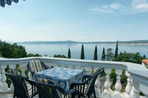 Apartments by the sea Crikvenica - 2360