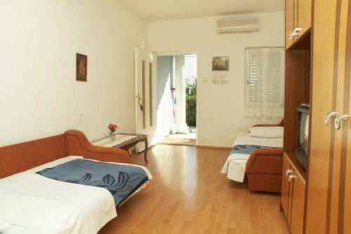 Apartments by the sea Crikvenica - 2360