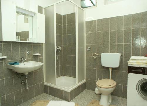 Apartments by the sea Crikvenica - 2360