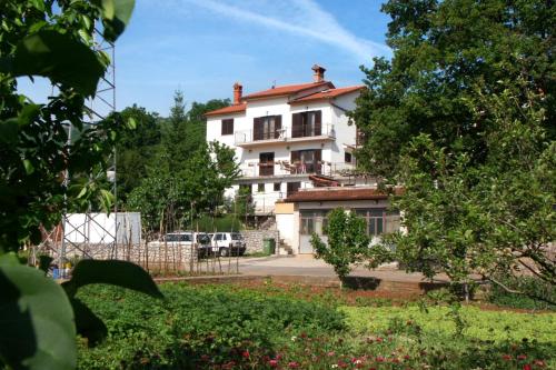 Apartments and rooms with parking space Icici, Opatija - 2315