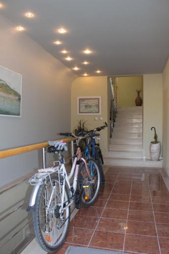 Apartments with parking space Makarska - 6632