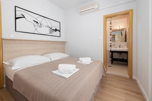 Apartments with parking space Makarska - 6632