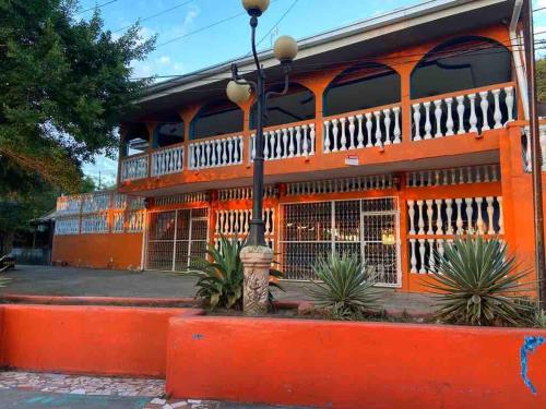 Bygningen som feriehuset ligger i