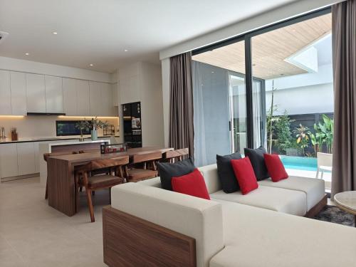 Køkken eller tekøkken på Aileen Layan Villa 2 Private Pool 4Bedroom