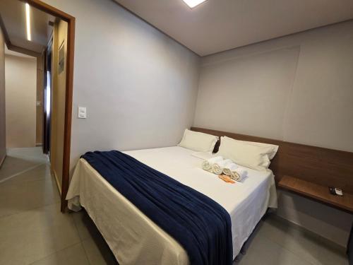 En eller flere senge i et værelse på Duplex at Pajuçara Beach