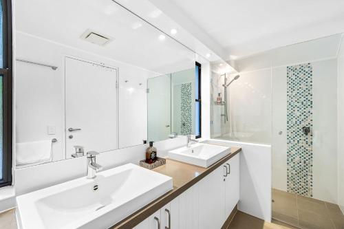 Et badeværelse på Salt Luxury Location