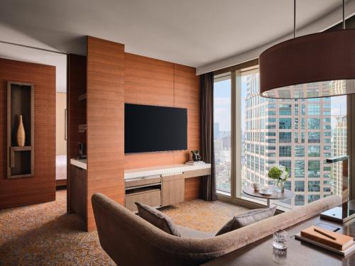 The Langham, Shanghai, Xintiandi — View (from property/room)