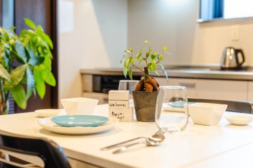 Kuchyň nebo kuchyňský kout v ubytování BASE ogi House of Sakuraoka