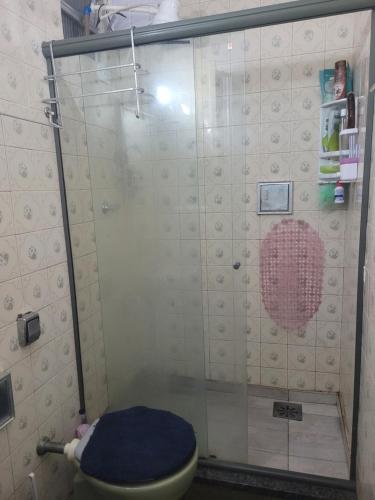 Et badeværelse på Quarto casal e outros espaços compartilhados próx ao estádio do Vasco