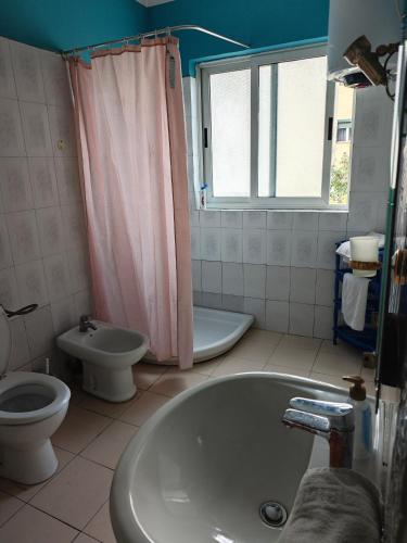 Koupelna v ubytování Center Tirana Rooms