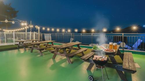 Swimmingpoolen hos eller tæt på Namhae Spring, Summer, Fall, Winter Pet-