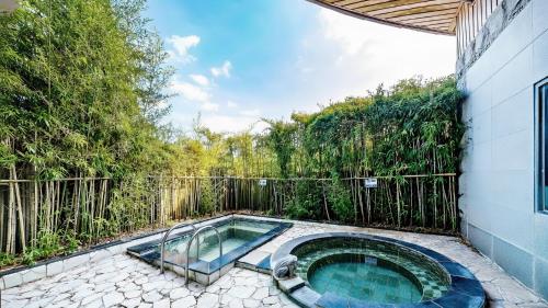 Swimmingpoolen hos eller tæt på Namwon Hanjeungwonstay Pension