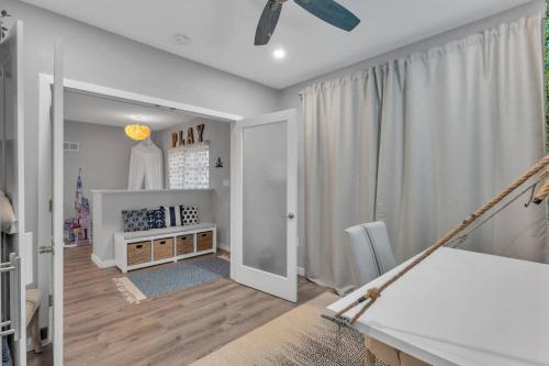 Gallery image of Sunrise on Lake Idylwild in Winter Haven