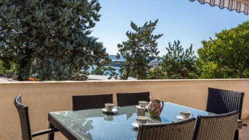 Holiday Home Villa Laura - Krk by Villas Guide