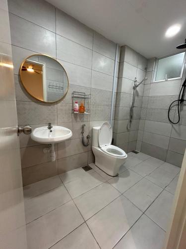 Phòng tắm tại Ada Homestay Sireh Residence