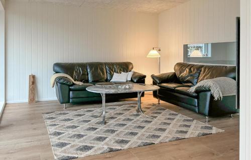 Χώρος καθιστικού στο Cozy Home In Spøttrup With Sauna