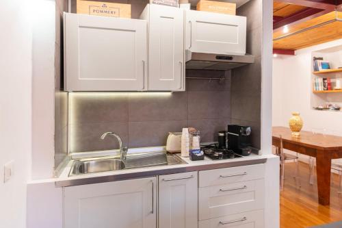 San Teodoro Apartment with Private Terrace Chiaia
