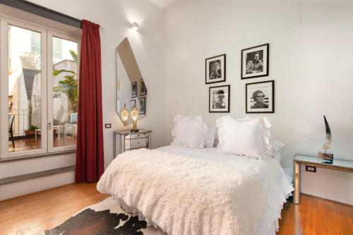 San Teodoro Apartment with Private Terrace Chiaia