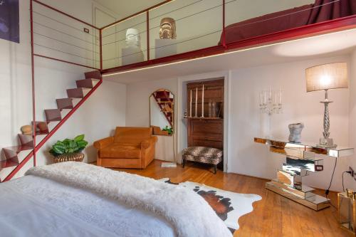 San Teodoro Apartment with Private Terrace Chiaia
