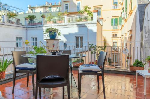 San Teodoro Apartment with Private Terrace Chiaia