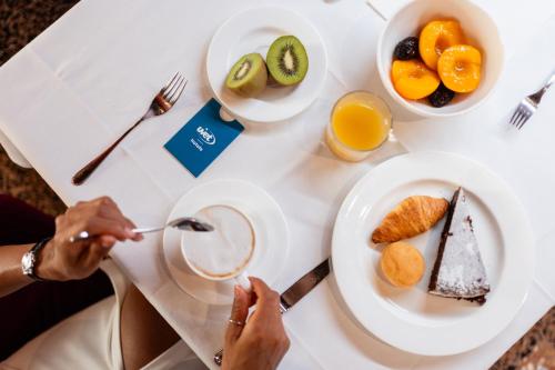 Mad på hotellet eller i nærheden