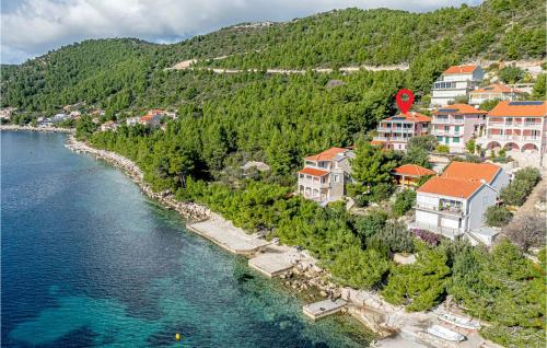 Gorgeous Apartment In Karbuni With Wifi