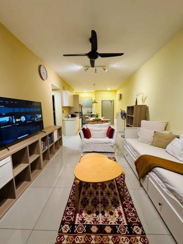 Cozy Lakeview in Shah Alam