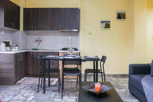 Bill Kostas Central Apartment