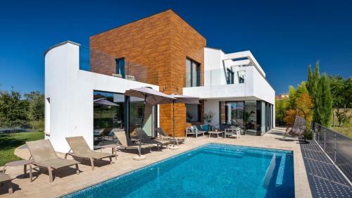 Modern villa Aria with pool and jacuzzi in Visnjan