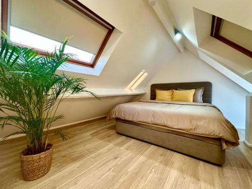 Postel nebo postele na pokoji v ubytování Luxury Suites Royal by Rikas Hotels