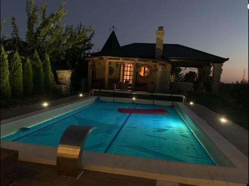 Bazén v ubytování Višnjin Cvet nebo v jeho okolí