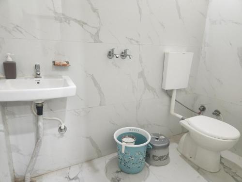 Koupelna v ubytování Hotel Aashray