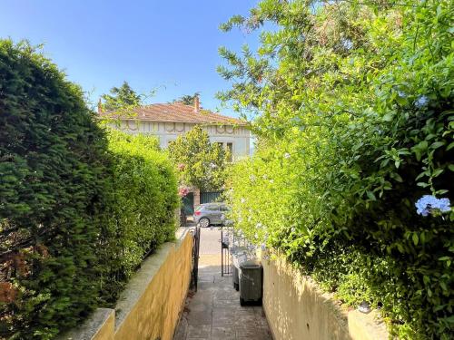 LE CASTEL Superbe appartement climatisé pour 4 personnes au centre ville de Hyères